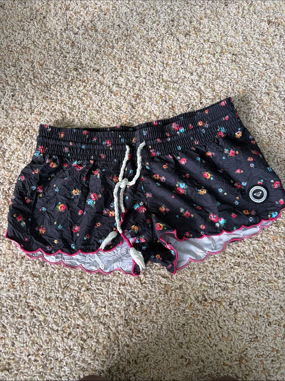 Roxy Black Floral Scallop-Trim board Shorts with Pink Trim